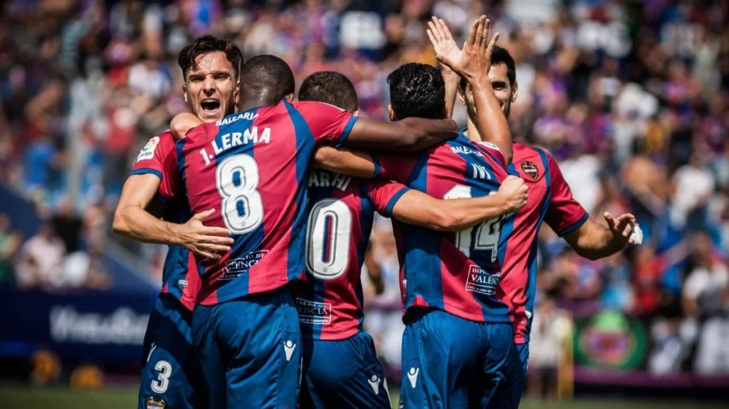Girona FC vs. Levante UD: La Batalla por el Ascenso